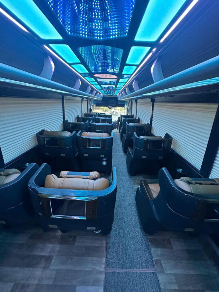 Thuê xe Limousine Đà Nẵng – Dịch vụ sang trọng cùng Thi Hoài Nhân Travel