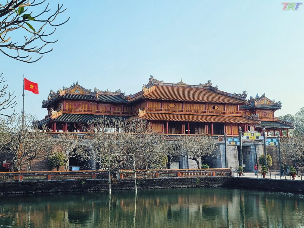 Kinh nghiệm du lịch Huế dịp tết - Khám phá du lịch cùng Thi Hoài Nhân Travel