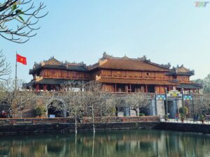khám phá cố đô Huế cùng thi hoài nhân travel.png