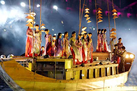 Kinh nghiệm du lịch Huế dịp tết - Khám phá du lịch cùng Thi Hoài Nhân Travel