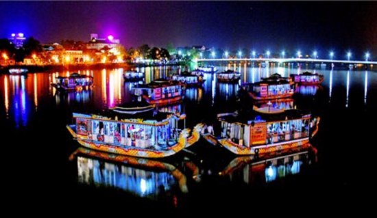 Kinh nghiệm du lịch Huế dịp tết - Khám phá du lịch cùng Thi Hoài Nhân Travel