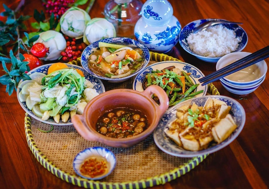 Kinh nghiệm du lịch Huế dịp tết - Khám phá du lịch cùng Thi Hoài Nhân Travel