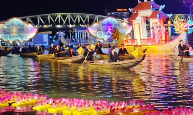 Kinh nghiệm du lịch Huế dịp tết - Khám phá du lịch cùng Thi Hoài Nhân Travel