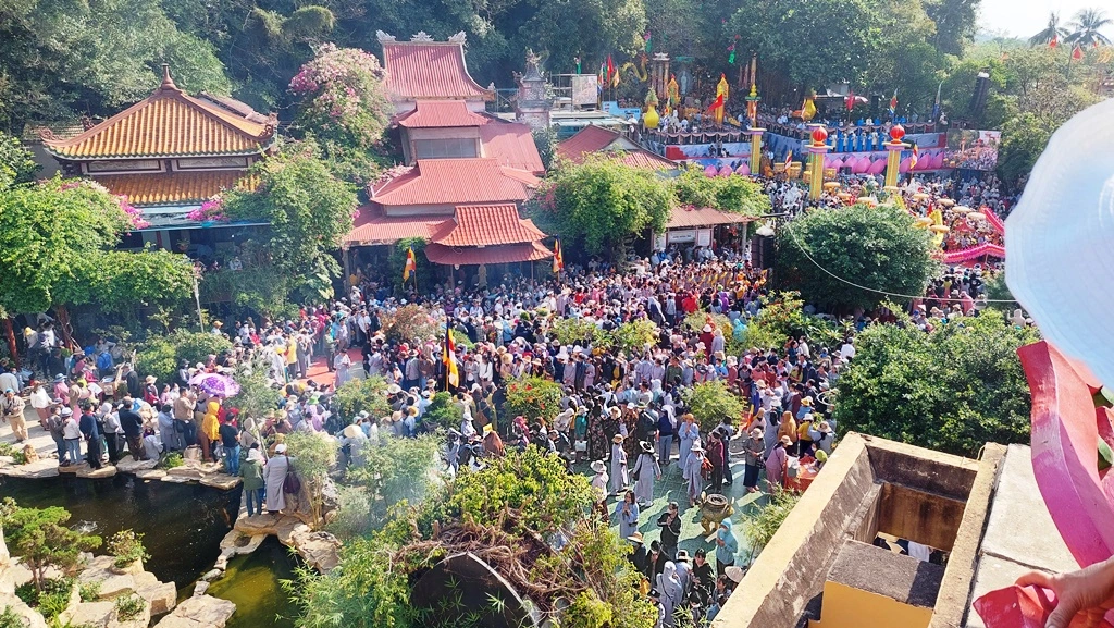 Chương trình lễ hội quán thế âm 2025 - thi hoài nhân travel