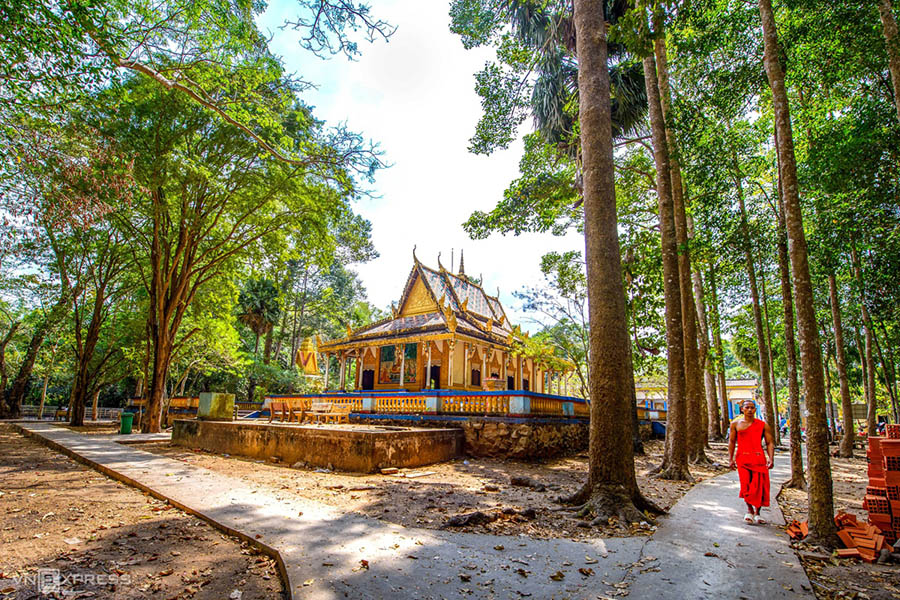 TOUR MIỀN TÂY - CHÙA DƠI