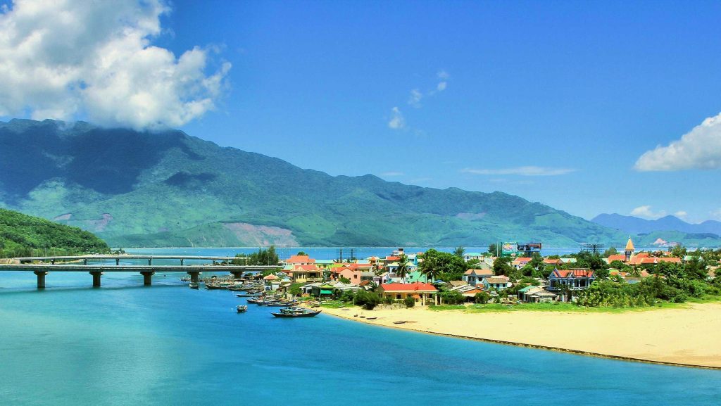 Huế - Biển Lăng Cô - thi hoai nhan travel