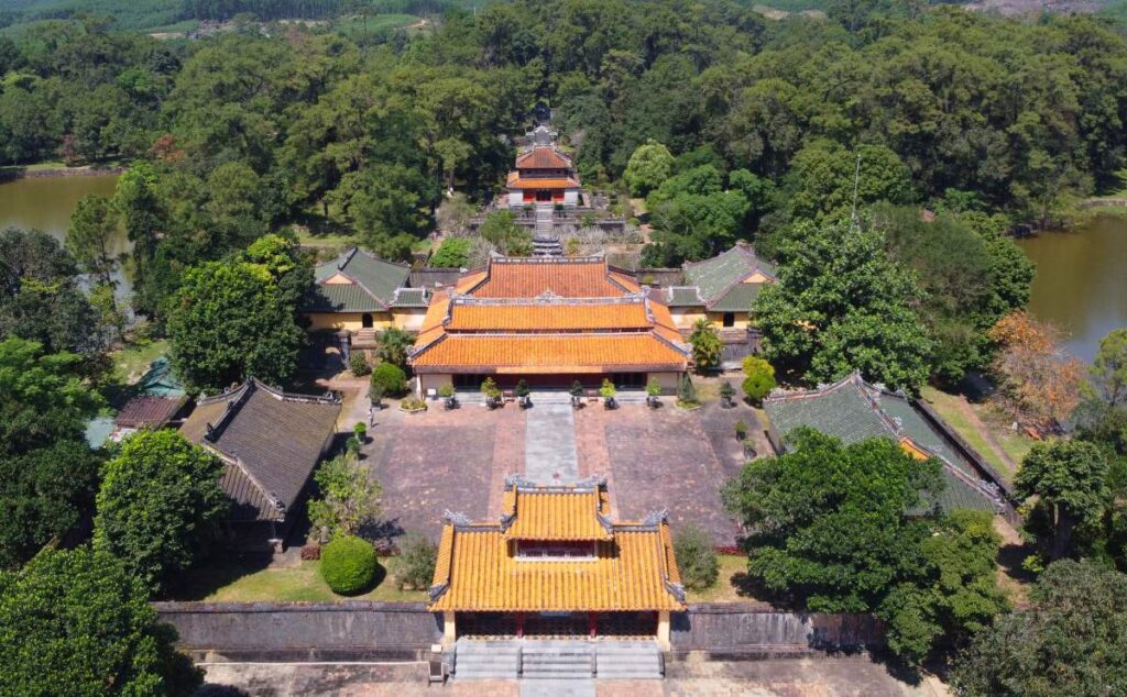 Huế - Lăng Minh Mạng - thi hoai nhan travel