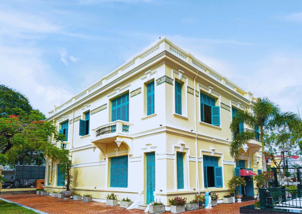 NHÀ CÔNG TỬ BẠC LIÊU - DU LỊCH MIỀN TÂY