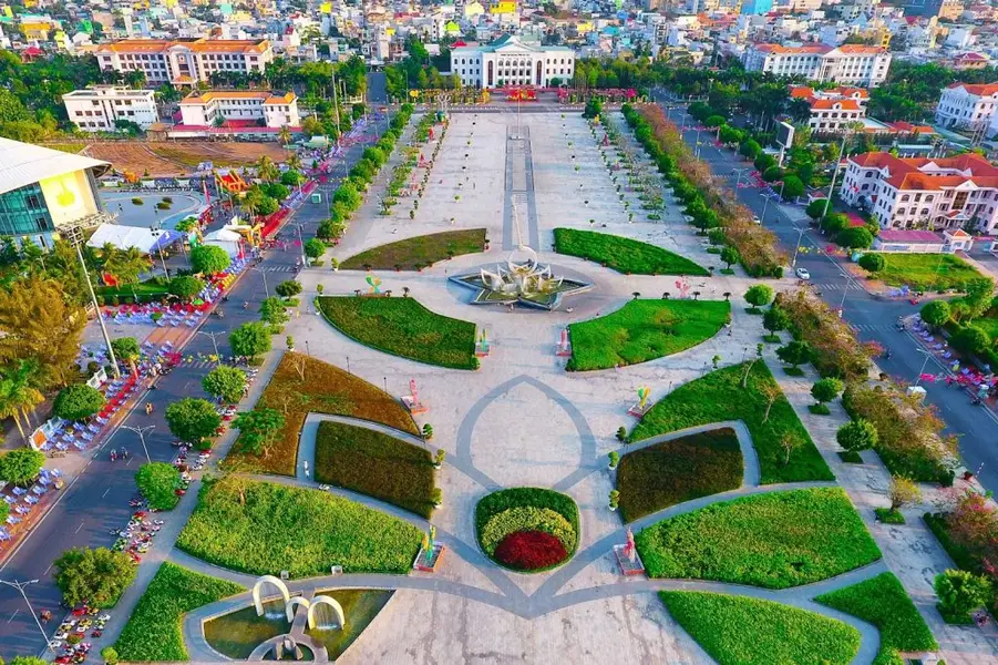 QUẢNG TRƯỜNG HÙNG VƯƠNG