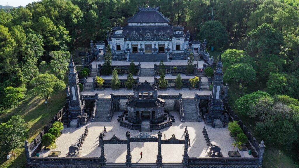 LĂNG KHẢI ĐỊNH
