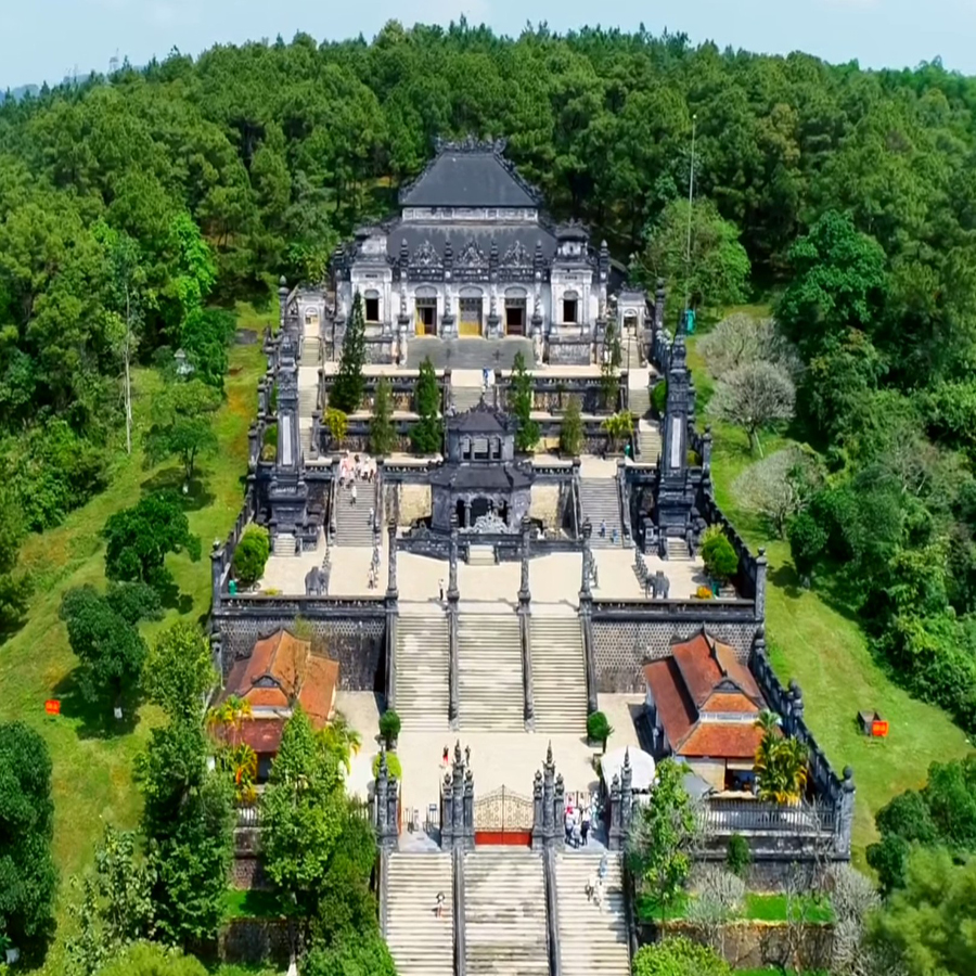 LĂNG KHẢI ĐỊNH