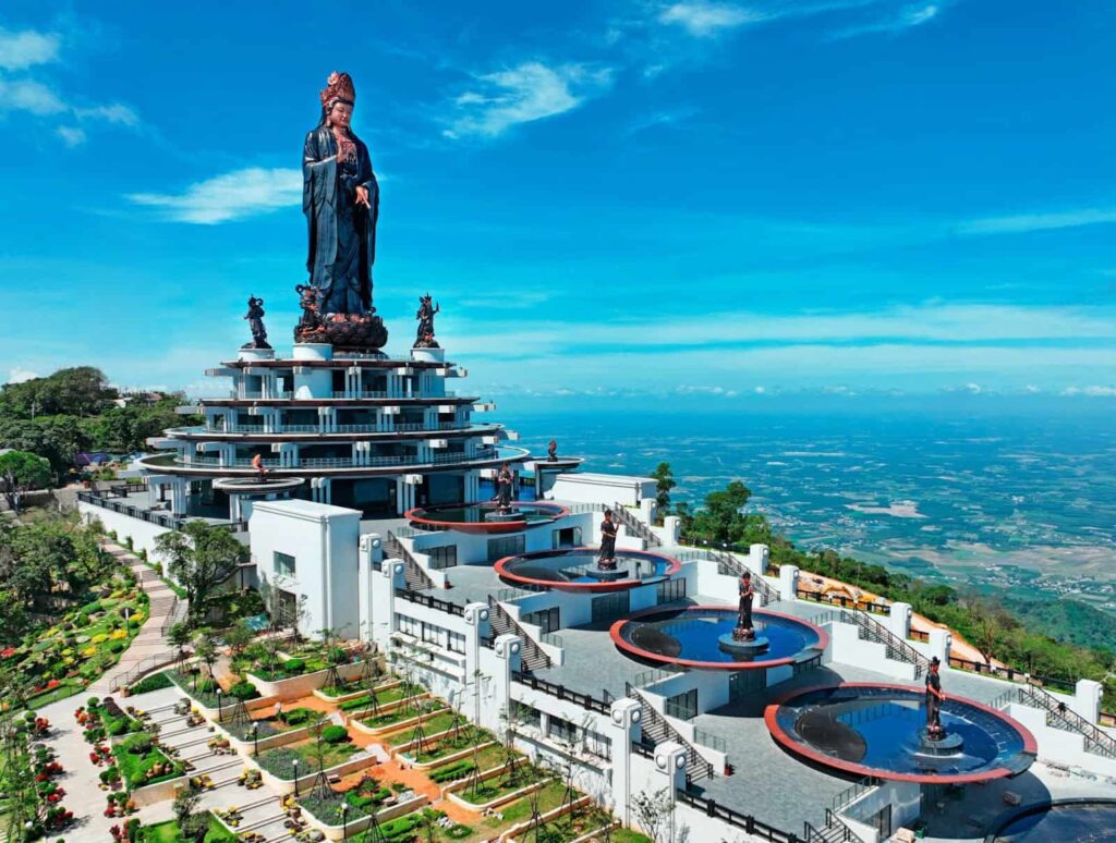 Tour Sài Gòn Tây Ninh Núi Bà Đen 2N1Đ