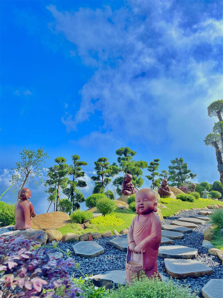 Tour Sài Gòn Tây Ninh Núi Bà Đen 2N1Đ