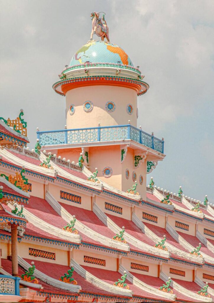 Tour Sài Gòn Tây Ninh Núi Bà Đen 2N1Đ