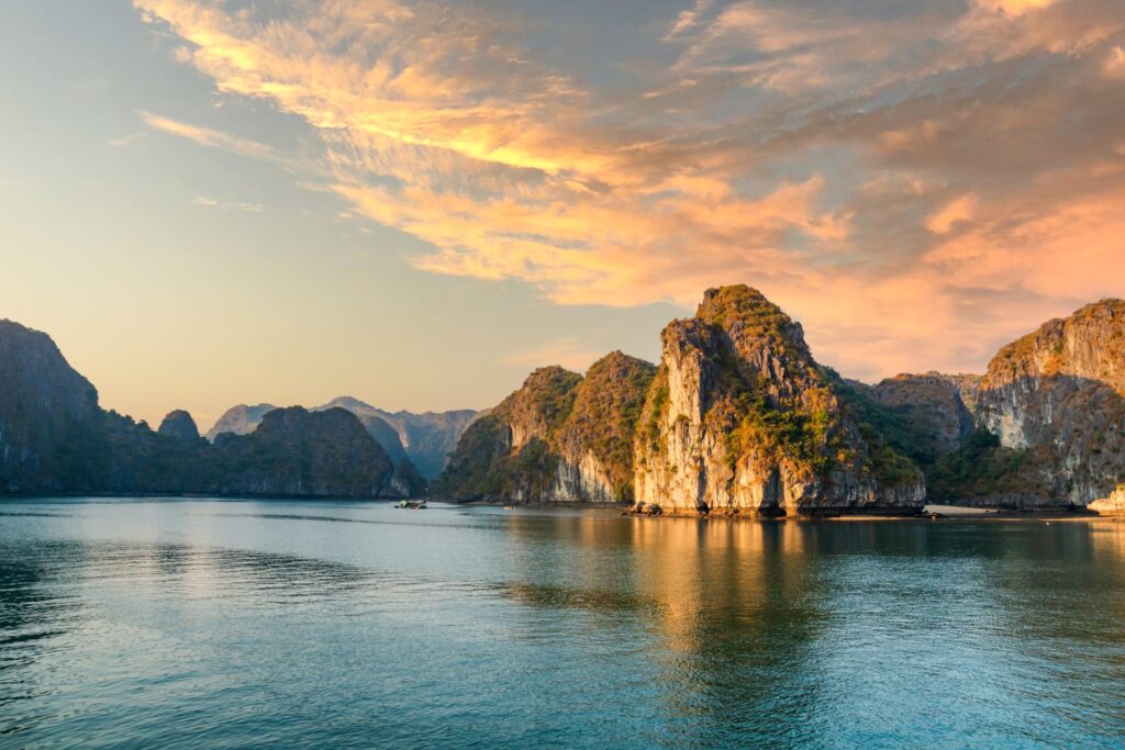 Tour Đà Nẵng – Hạ Long – Cát Bà – Chùa Hương 5N4Đ