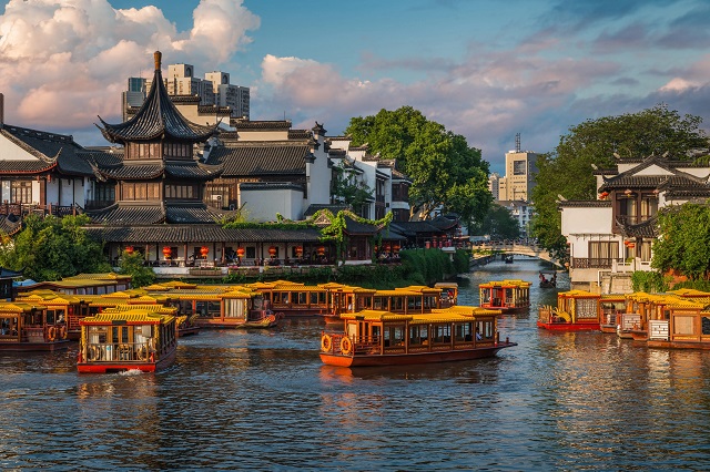 VÂN NAM